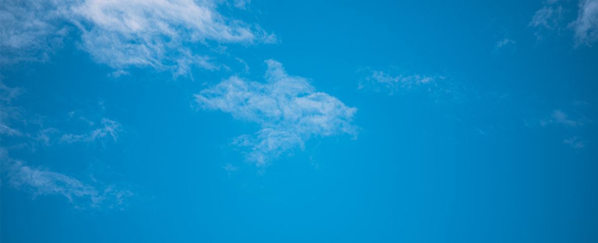 ユニカー工業経営理念(青い空の写真)